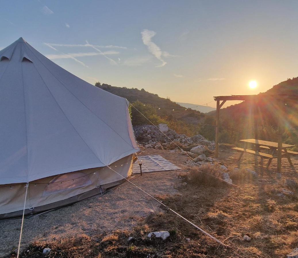 Tente Lodge Type Tipi A 1H De Nice Voie Lactee Bezaudun-les-Alpes المظهر الخارجي الصورة